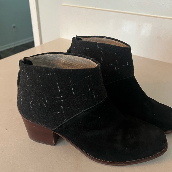 Tom’s Booties - Picture 5 of 6